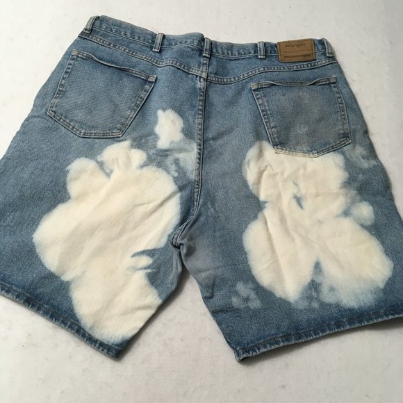 #LL Wrangler Silver Edition shorts Acid Wash bleach distressed 40 waist - Picture 1 of 6